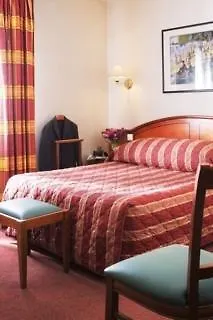 Hotel De Genève 3*