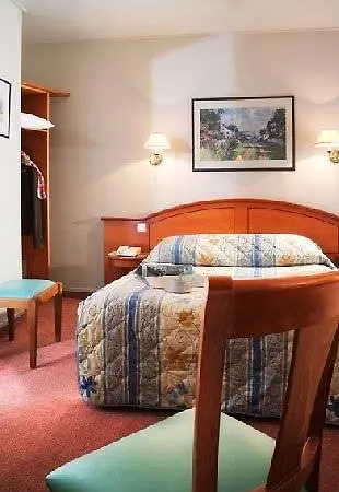 De Genève 3*