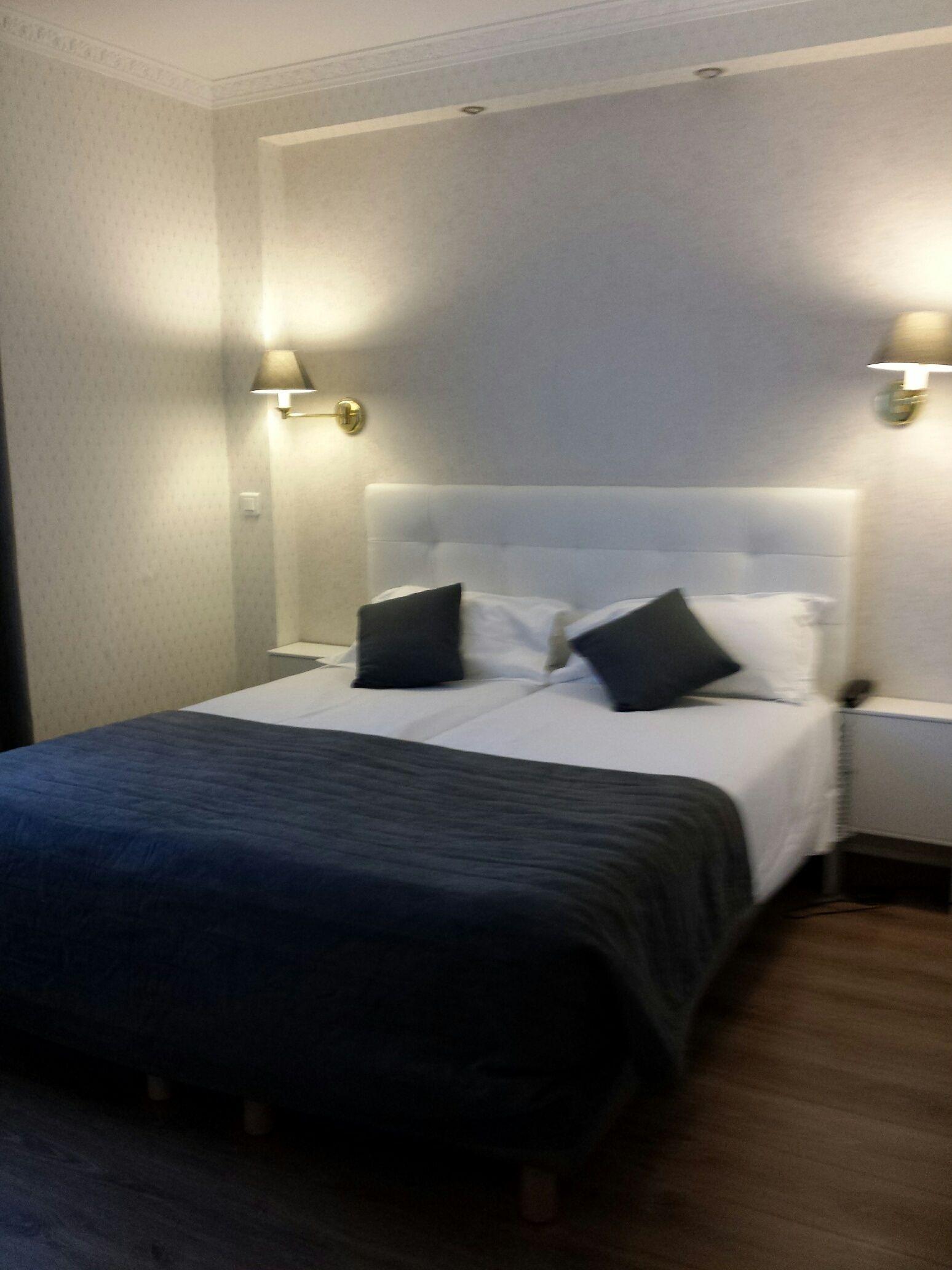 Hotel De Genève 3*
